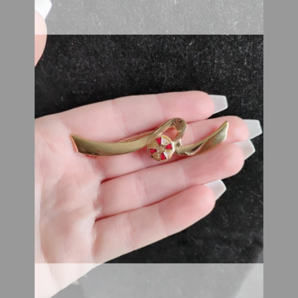 Vintage Giovanni brooch